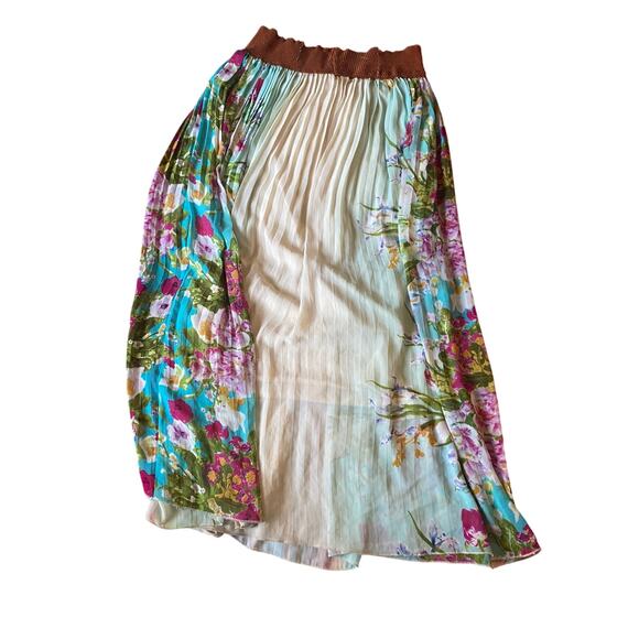 Mint Green floral skirt. - Picture 1 of 4